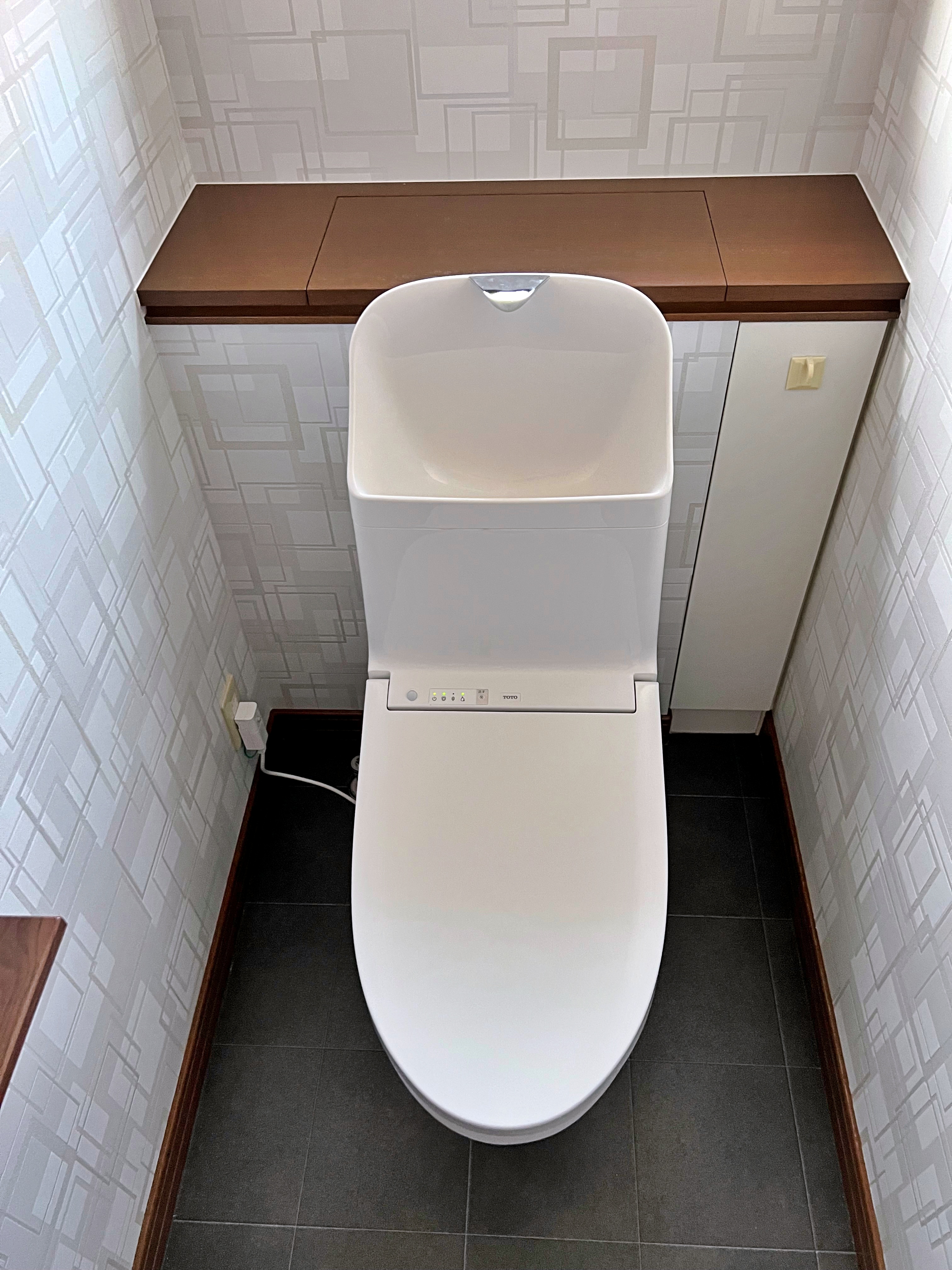 スタイリッシュなデザインのトイレになりました